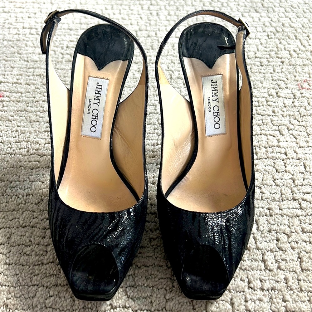 JIMMY CHOO BLACK SLINGBACK SUEDE-LEATHER PEEP TOE PUMPS.
